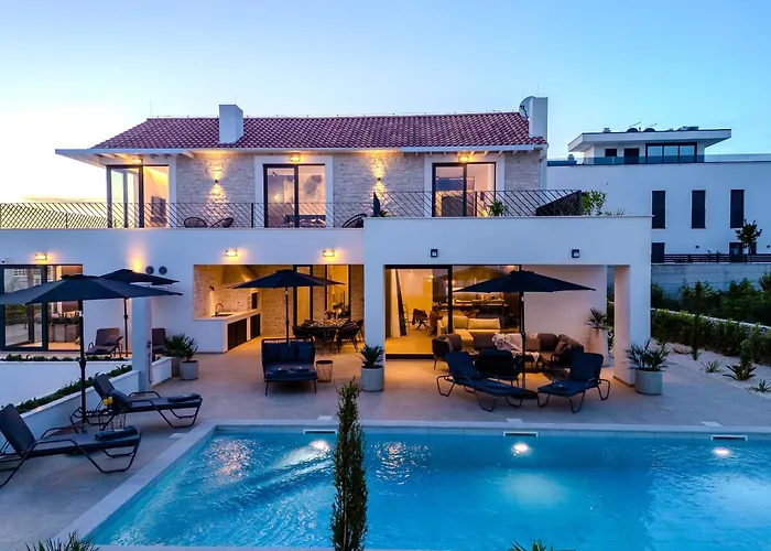 Luxury Villa Kaia With Sea View, Heated Pool And Spa
