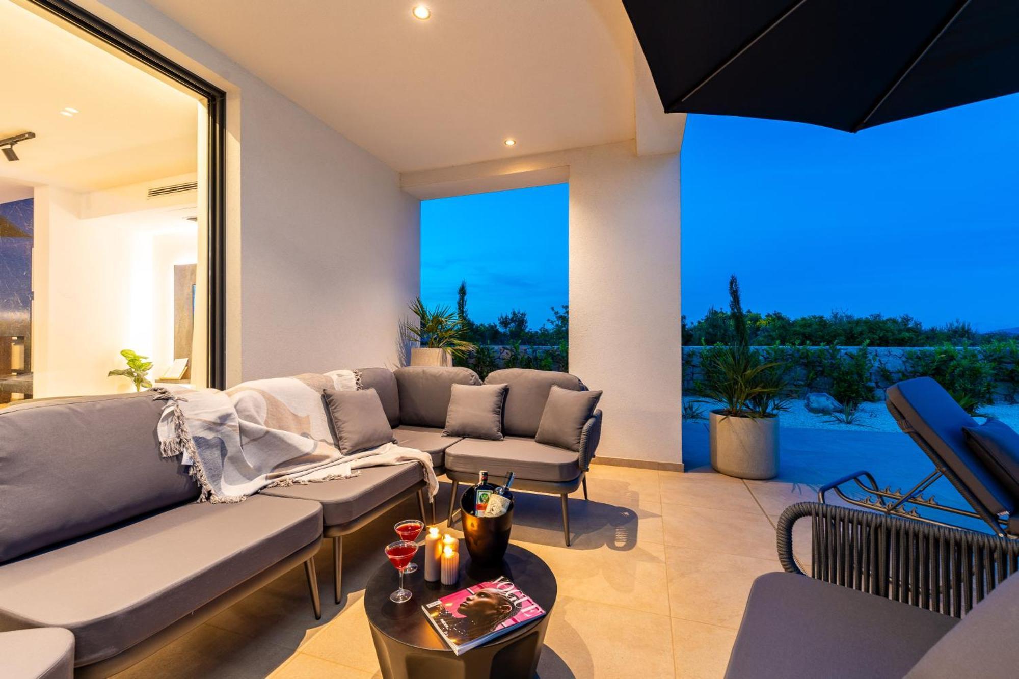 Luxury Villa Kaia With Sea View, Heated Pool And Spa Villa *