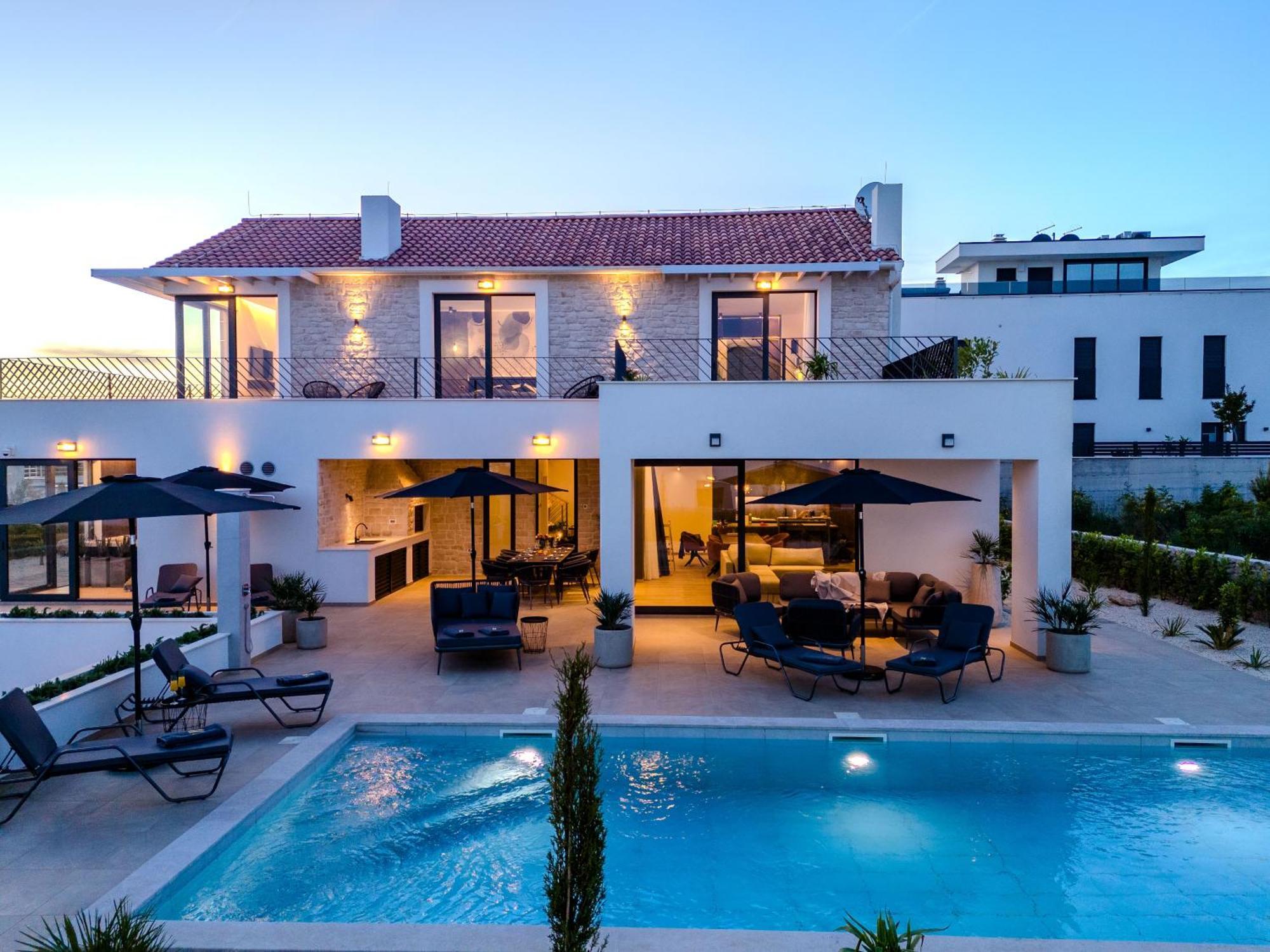 Luxury Villa Kaia With Sea View, Heated Pool And Spa